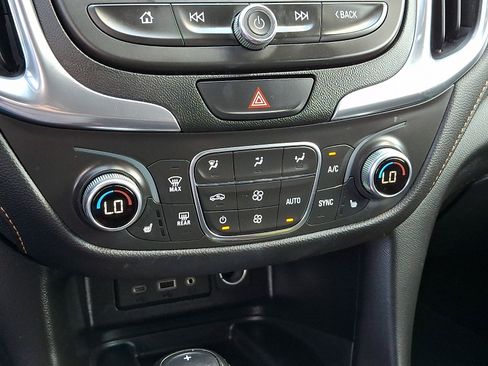 Used 2021 Chevrolet Equinox Premier FWD image 16