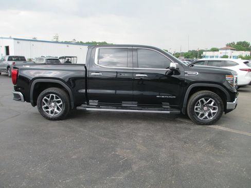 Used 2022 GMC Sierra 1500 SLT w/ SLT Premium Plus Package AWD/4WD image 5