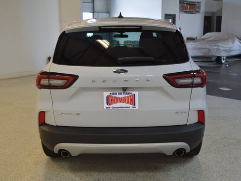 Used 2025 Ford Escape Active AWD/4WD image 4