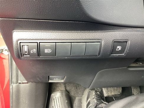 Used 2022 Toyota Corolla LE image 24