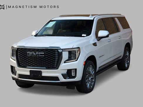Used 2023 GMC Yukon XL Denali Ultimate image 4