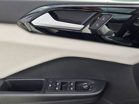 New 2026 Volkswagen Taos S FWD image 25