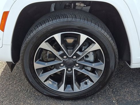 Used 2021 Jeep Grand Cherokee L Overland w/ Luxury Tech Group IV image 27