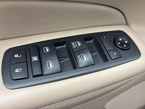 Used 2021 Jeep Grand Cherokee Limited AWD/4WD image 15