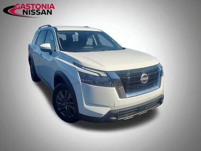 Used 2024 Nissan Pathfinder SV
