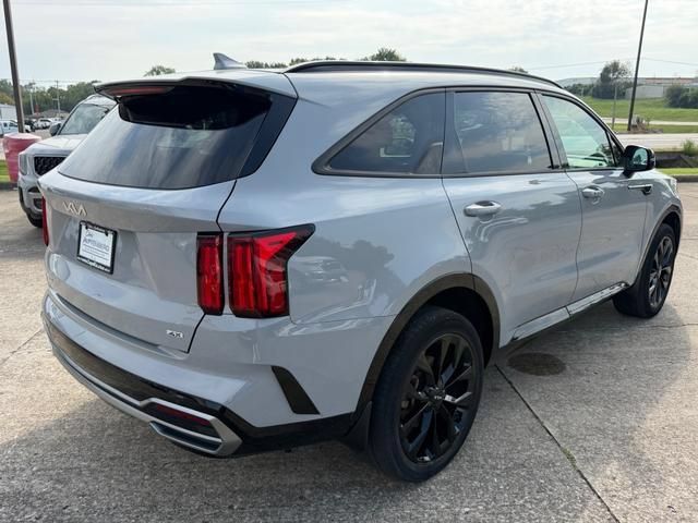 Certified 2023 Kia Sorento SX AWD/4WD image 3