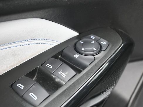 Used 2025 Chevrolet Trax LT FWD image 15