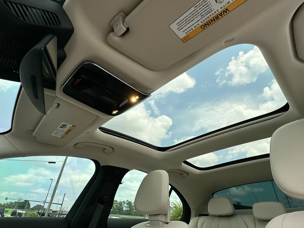 Used 2025 Mercedes-Benz E 350 Sedan image 11