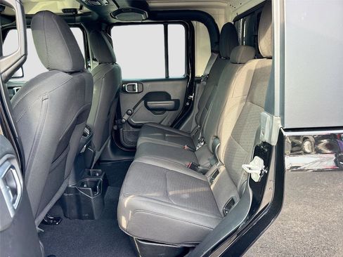 Used 2022 Jeep Gladiator Sport w/ Trailer Tow Package image 27