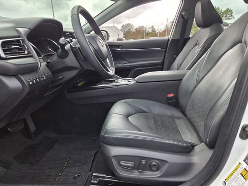Used 2019 Toyota Camry XSE w/ Driver Assist Package image 6