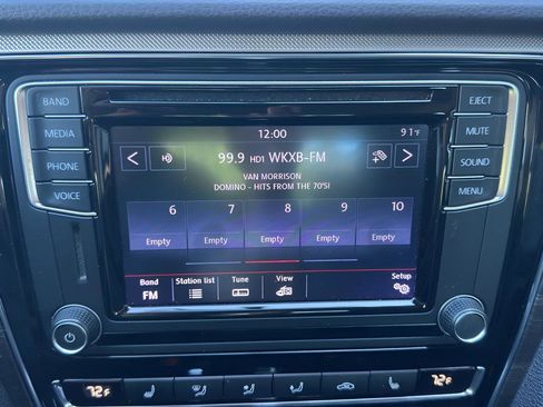 Used 2017 Volkswagen Passat 1.8T SE FWD image 21