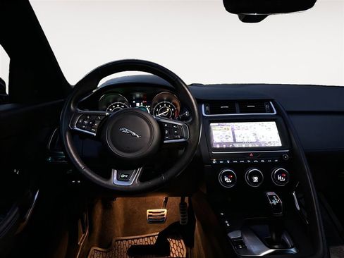 Used 2020 Jaguar E-PACE R-Dynamic S image 23