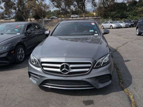 Used 2020 Mercedes-Benz E 350 Sedan image 2