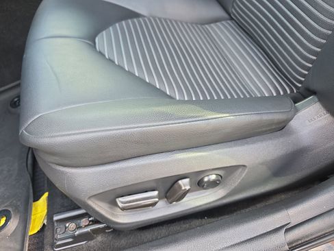 Used 2018 Toyota Camry SE image 27