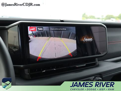Used 2024 Jeep Wrangler Unlimited Rubicon AWD/4WD image 33