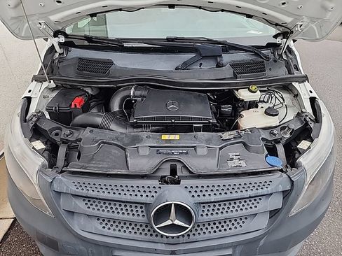 Used 2017 Mercedes-Benz Metris image 5