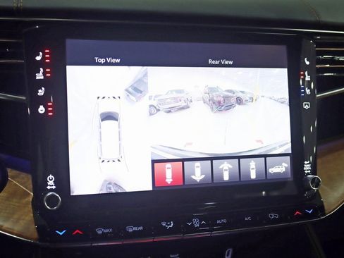 Used 2024 Jeep Grand Wagoneer Series III image 20