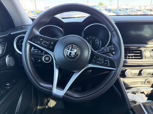 Used 2018 Alfa Romeo Stelvio AWD image 14