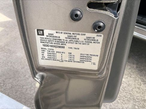 Used 2006 Chevrolet Silverado 1500 W/T RWD image 32