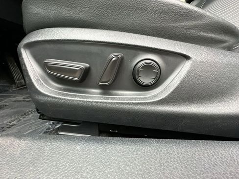 Used 2024 Toyota Camry SE image 14