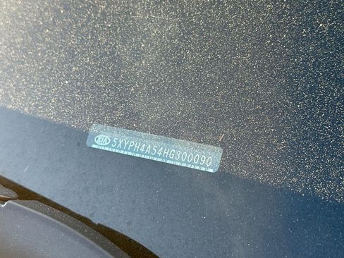 Used 2017 Kia Sorento EX image 22