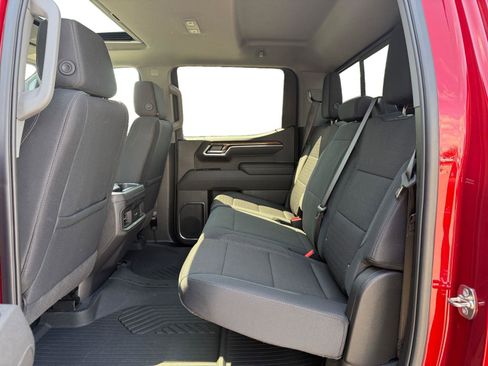 Used 2025 Chevrolet Silverado 1500 LT Trail Boss w/ Convenience Package II AWD/4WD image 21