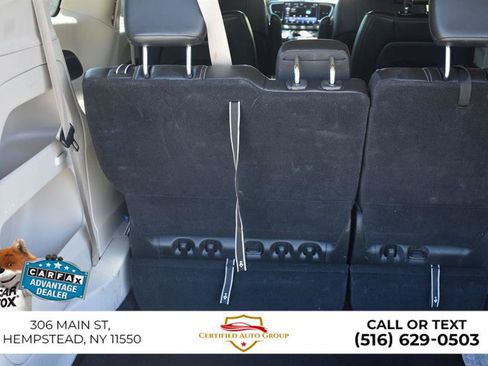 Used 2024 Chrysler Pacifica Touring-L FWD image 31