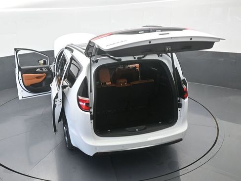 New 2026 Chrysler Pacifica Pinnacle FWD image 67