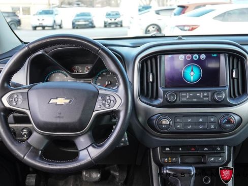 Used 2017 Chevrolet Colorado Z71 image 2