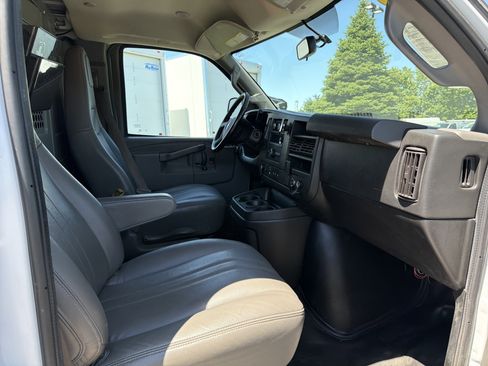 Used 2021 Chevrolet Express 2500 w/ Driver Convenience Package RWD image 23