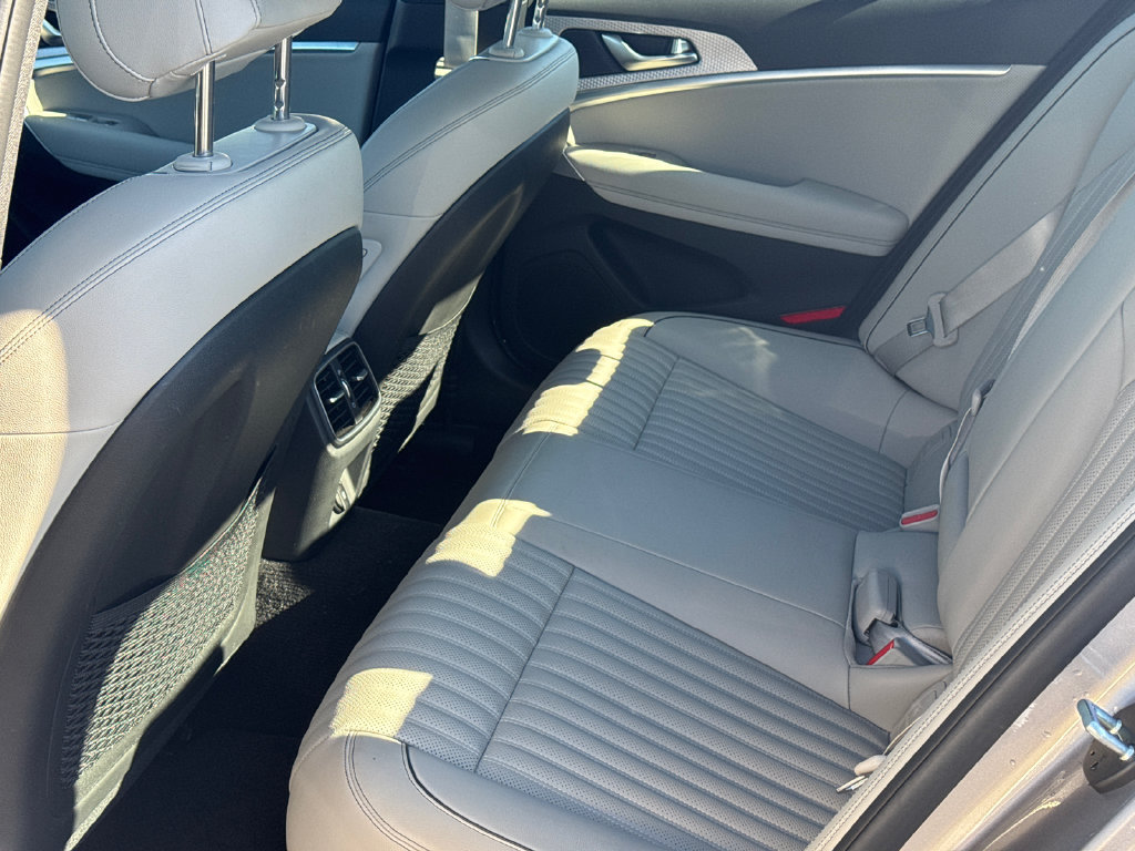 Used 2023 Genesis G70 2.0T w/ Sport Prestige Package RWD image 20