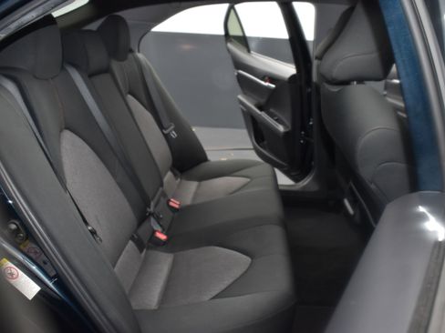 Used 2018 Toyota Camry LE image 26