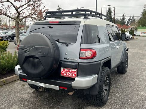 Used 2014 Toyota FJ Cruiser 4WD w/ Convenience Package image 7