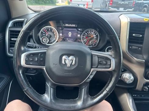 Used 2019 RAM 1500 Laramie AWD/4WD image 18