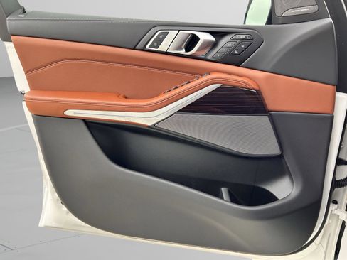 Used 2026 BMW X7 M60i image 29