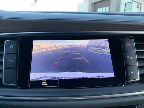 Used 2023 Buick Enclave Essence image 24