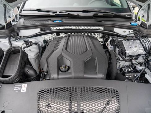 New 2026 Porsche Macan Turbo AWD/4WD image 29