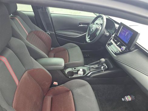Used 2025 Toyota Corolla SE FWD image 9