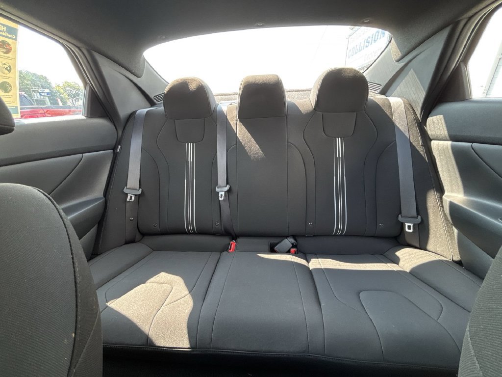 Used 2025 Hyundai Elantra Sport FWD image 24