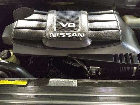 Used 2017 Nissan Titan SV RWD image 30