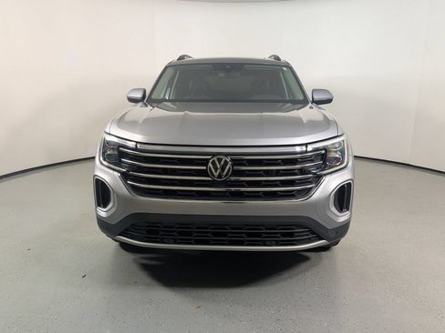 Used 2024 Volkswagen Atlas SE FWD image 2