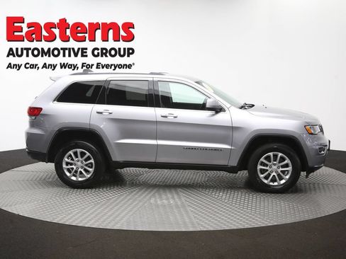 Used 2021 Jeep Grand Cherokee Laredo w/ Security & Convenience Group AWD/4WD image 48
