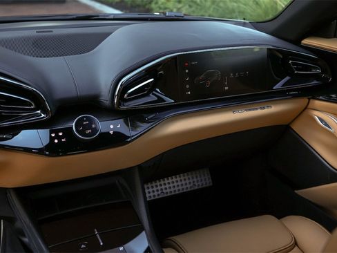 Certified 2024 Ferrari Purosangue Base image 45