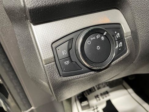 Used 2014 Ford Explorer XLT w/ Equipment Group 202A AWD/4WD image 29