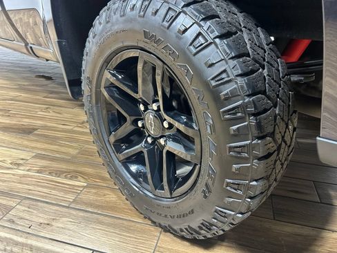Used 2022 Chevrolet Silverado 1500 LT Trail Boss w/ Convenience Package II AWD/4WD image 24