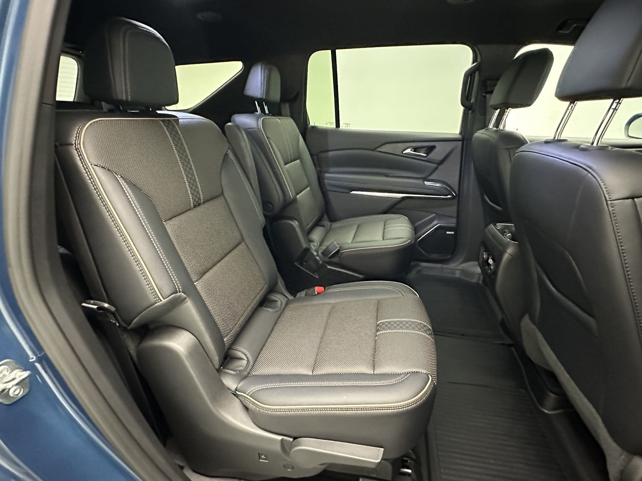 Certified 2026 Chevrolet Traverse High Country w/ LPO, Floor Liner Package AWD/4WD image 32