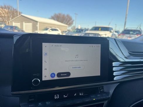 Used 2025 Toyota Camry LE image 9