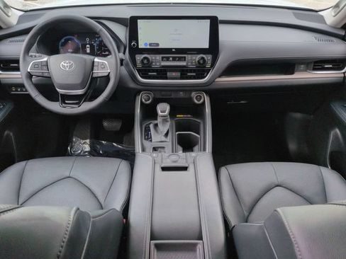 Certified 2025 Toyota Grand Highlander AWD Hybrid image 15