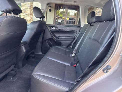 Used 2015 Subaru Forester 2.5i Limited w/ Popular Package #2 AWD/4WD image 10