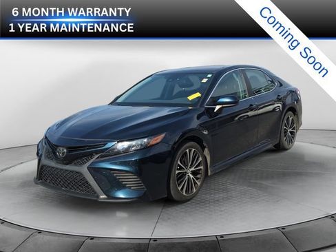 Used 2020 Toyota Camry SE FWD image 1